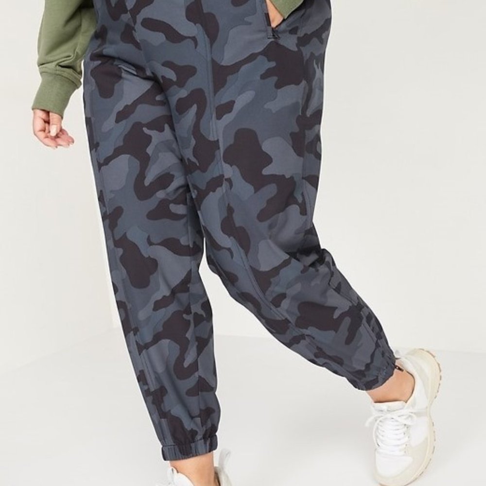 OLD NAVY Mid-Rise StretchTech Plus-Size Jogger Gray Camo Pants SIZE 2X NWT